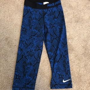 NIKE CAPRI SIZE XS